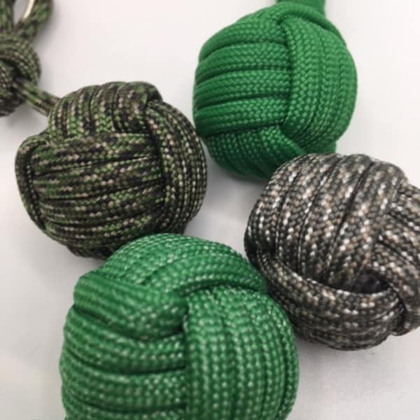 Porte clé pomme de Touline en Paracord - Tons vert - Gris et camouflage