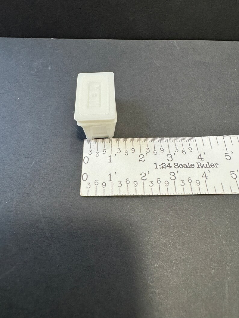 Kit de hielera estilo Yeti a escala 1:24 * Miniatura de casa de muñecas * Calibre G * Impreso en 3D * ShopMiniDecorandMore * Diorama * Tren modelo * Media escala imagen 4