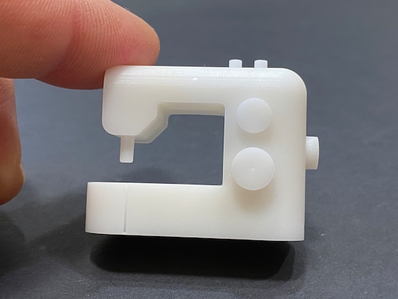1:12 Scale Miniature Sewing Room Set - Vintage Sewing Machine & Accessories For Dollhouses