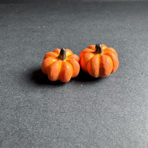 1:12 Scale 2 Pumpkins * FINISHED ITEM  * Dollhouse Miniature * 3D Printed * ShopMiniDecorandMore * Diorama * Model Train