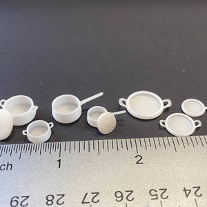 1:24 Scale Pots & Pans (9er Set) Bausatz * Puppenhaus-Miniatur * Spur G * 3D gedruckt * ShopMiniDecorandmore * Diorama * Modellzug