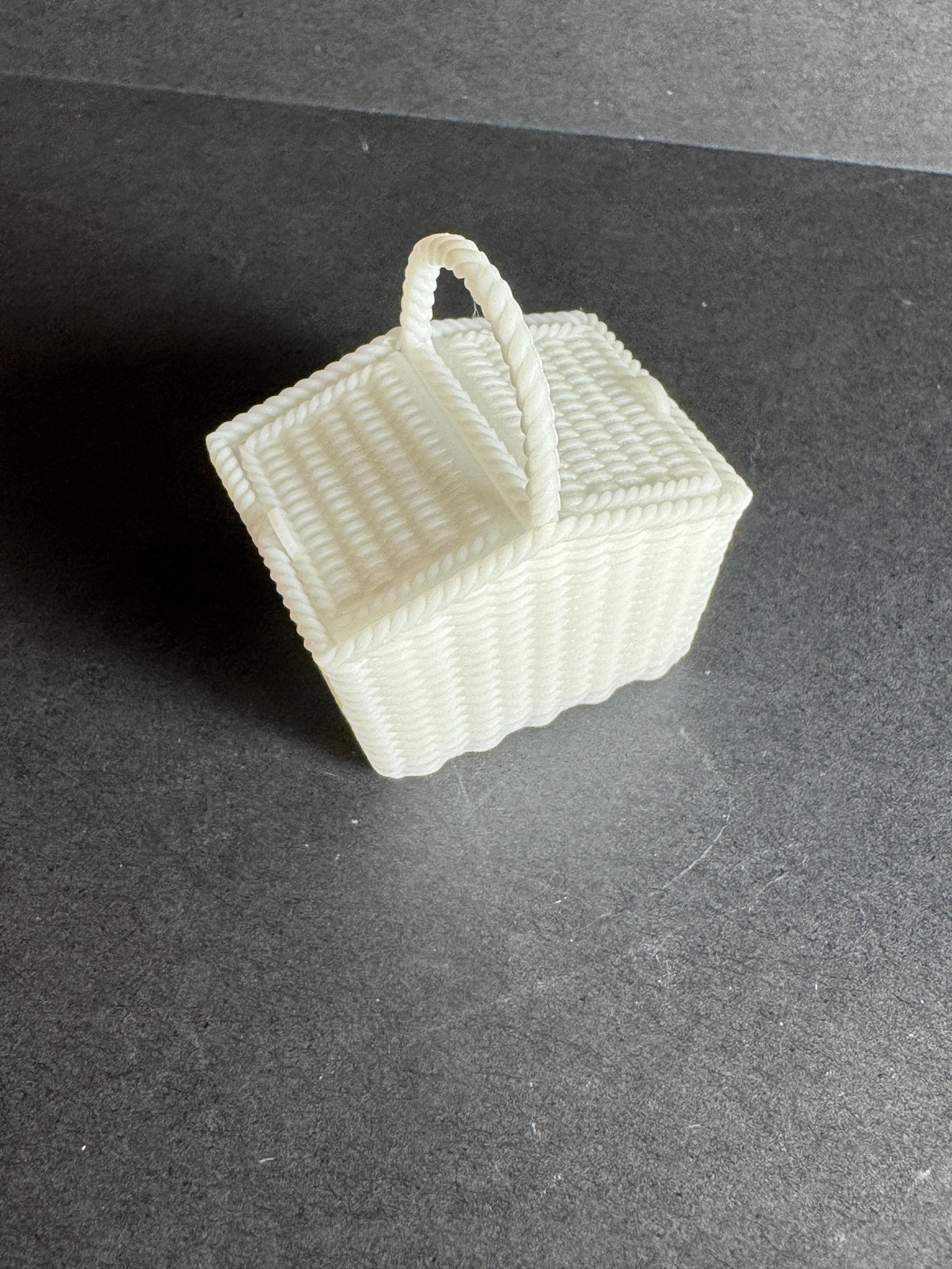 1:24 Scale Wicker Picnic Basket Kit * Dollhouse Miniature * G