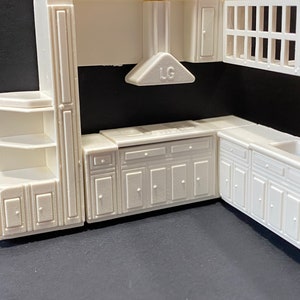 1:48 scale 7 Piece Kitchen Set made of plastic