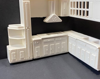 1:48 scale 7 Piece Kitchen Set made of plastic