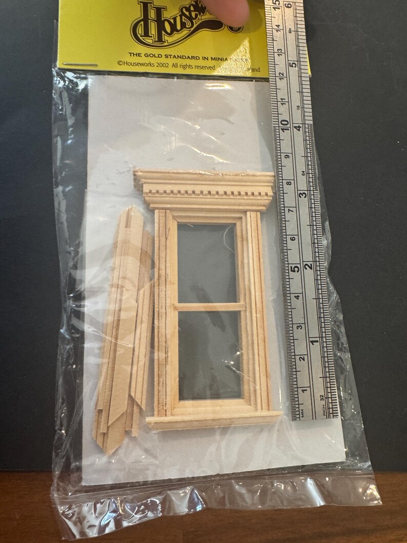 1:24 Scale Window Yorktown #H5041 From Houseworks * Dollhouse Miniature ...