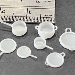 Kit med kastruller och stekpannor i skala 1:48 * Dockhusminiatyr * Skala 0 / Gauge * 3D-utskriven * ShopMiniDecorandMore * Diorama * Modelltåg