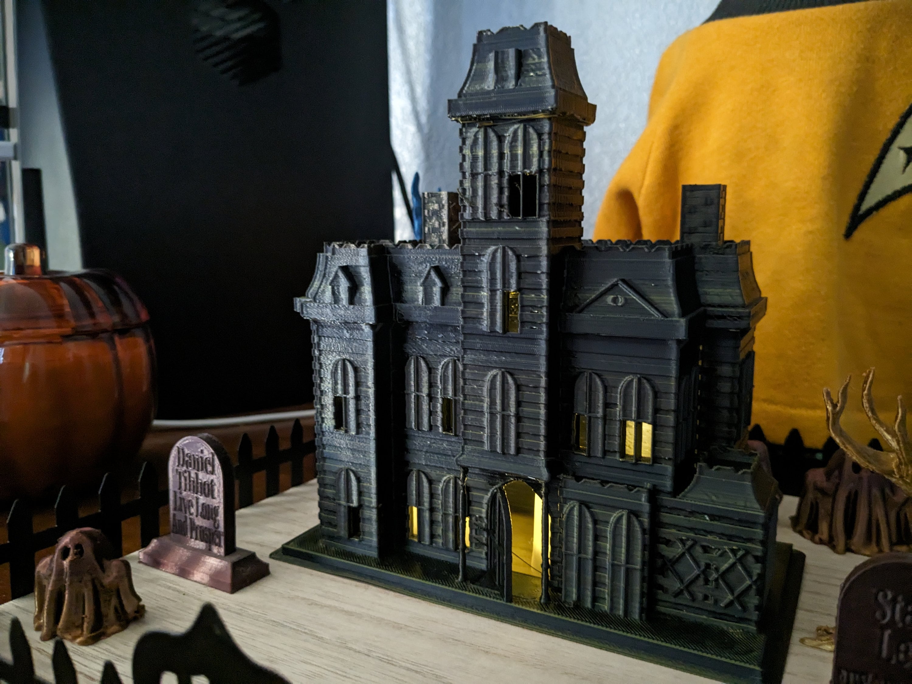 Addams Family Haunted House 組立キット 蓄光 レア Addams Family House - Etsy