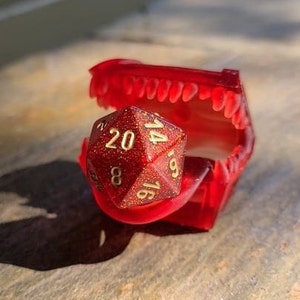 Totally Normal Dice Holding Treasure Chest... Nothing suspicious. Definitely NOT a mimic...