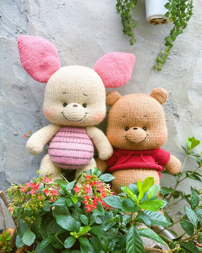 Knitting pattern bear and pig image 1