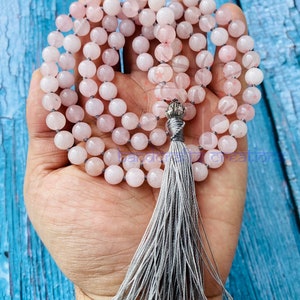 Rosenquarz Stein Mala Perlen | 108 Mala Halskette | Geknotete Mala | Quasten Halskette | Meditation Perlen Spiritueller Schmuck Boho Rosenkranz | Geschenk