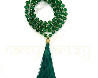 Rosario/collar de jade verde de grado AAA hecho a mano con 108 cuentas, personalizado con pequeños detalles de latón / Joyería de meditación/espiritual estilo boho / Regalo