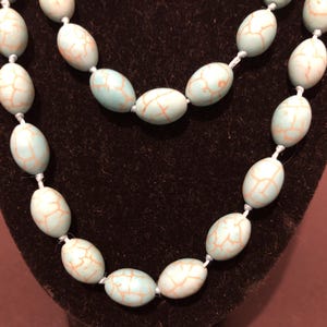 Beautiful Costume Jewellery  long veined turquoise beaded necklace