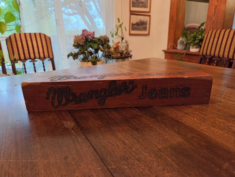 Vintage Wrangler Jeans Advertising Wood Block bild 1