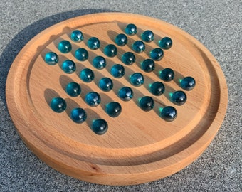 SOLITAIRE board game in recycled beech wood, 25 cm in diameter with blue glass marbles | strategic game