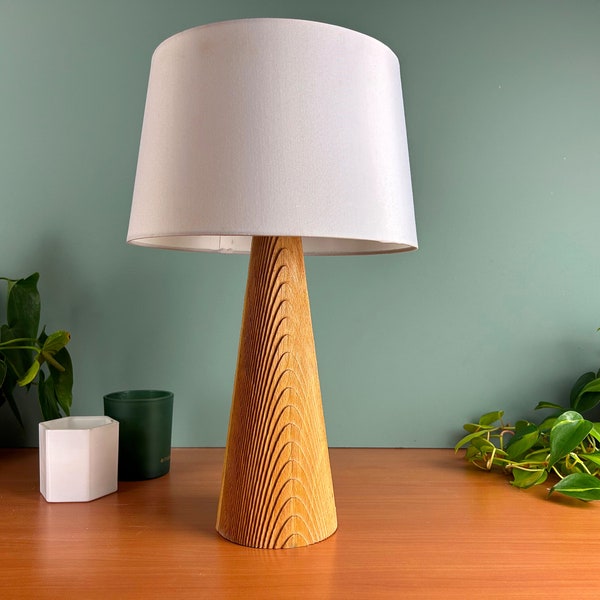 Lampe de table | Lampe de chevet en Bois de hêtre massif recyclé | luminaire écologique et durable  | STIGA