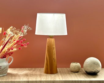 Elegant recycled solid wood table lamp for a warm and sustainable atmosphere "CONE"