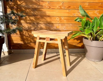 TORI | Table d'appoint ou tabouret d'inspiration japonaise en hêtre massif recyclé