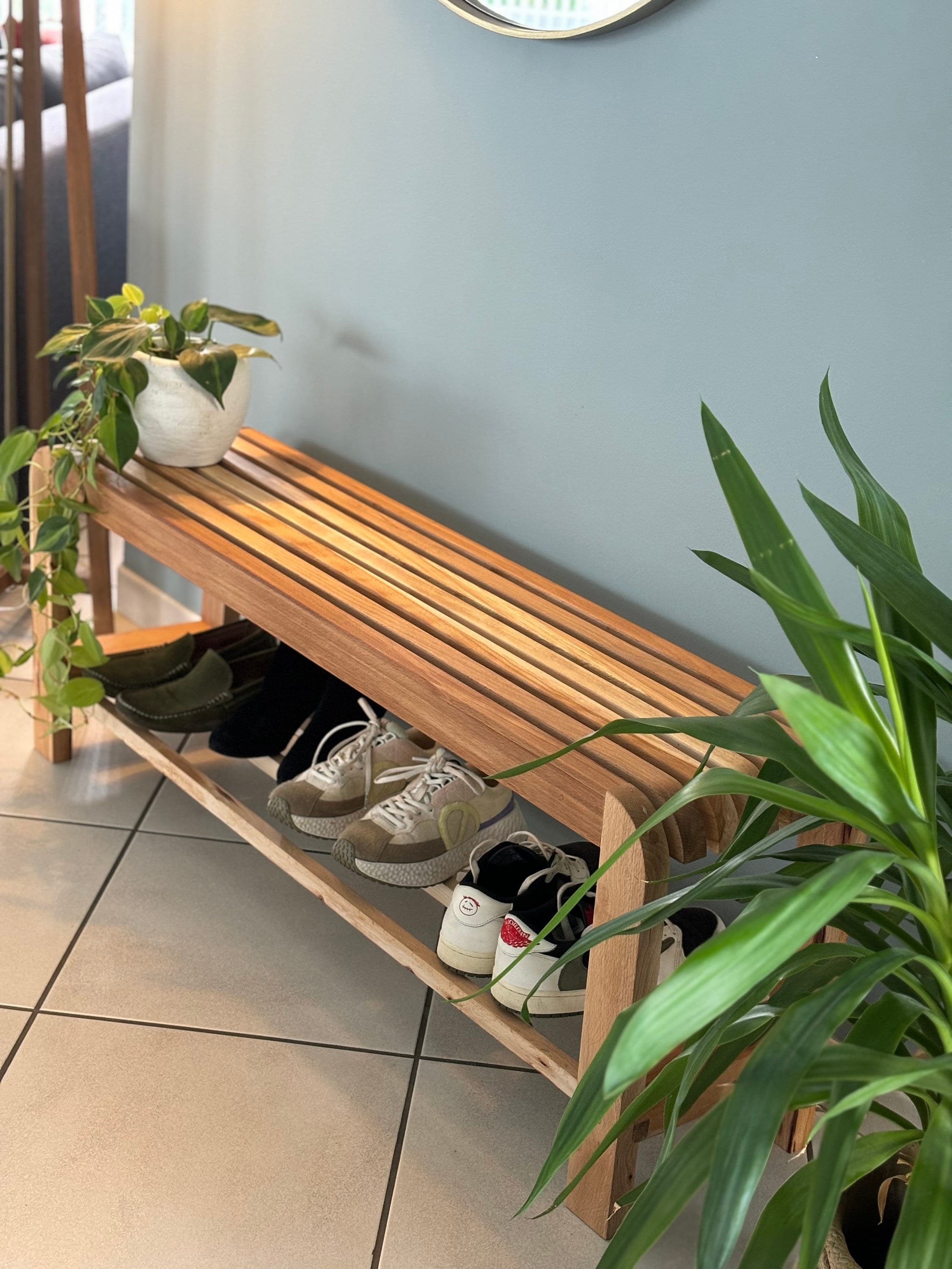 Banc Coffre à Chaussures Kistenkolli Altes Land - 100x30x45 Cm - Bois Massif Flammé, Avec étagères - Idéal Meuble D'entrée Vintage