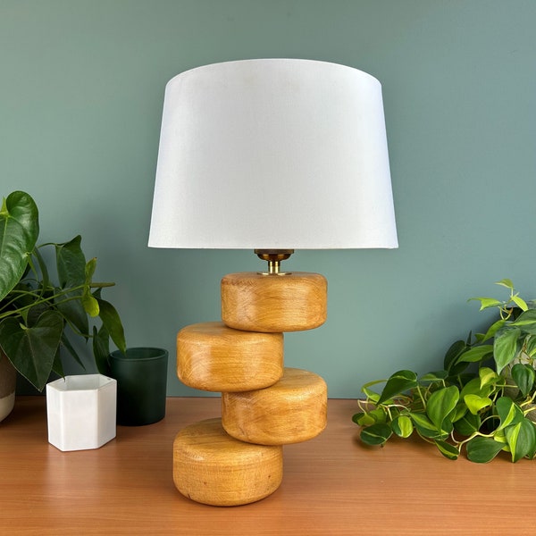 Decorative and natural table lamp in recycled solid wood | ZIG