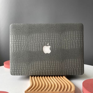 French Grey Crocodile Print Hard Cover for MacBook Air 13 Macbook Pro 13 14 16 15 Air 13 12 inch Laptop M2 2022