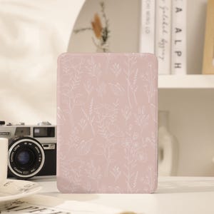 ダスティ ローズ フローラル フライト カスタム Kindle Paperwhite 5 ケース、Kindle 11 カバー、Kindle 2021/2022 アクセサリー、パーソナライズされた Paperwhite 6.8