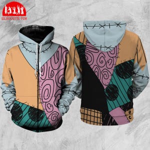 Puede incluir: Una sudadera con capucha y cremallera completa con un dise&ntilde;o de patchwork con varios colores y patrones. La parte delantera y trasera de la sudadera con capucha muestran una mezcla de parches naranjas, rosas, negros y verde azulado, con detalles cosidos. La sudadera tiene capucha y cremallera.