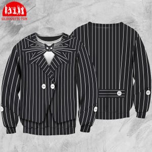 Puede incluir: Sudadera a rayas blancas y negras con dise&ntilde;o de esmoquin, que incluye pajarita y botones. La imagen muestra la parte delantera y trasera de la sudadera. La parte delantera presenta los detalles del esmoquin, mientras que la parte trasera muestra rayas verticales. El logotipo de Silhouette Fun es visible.