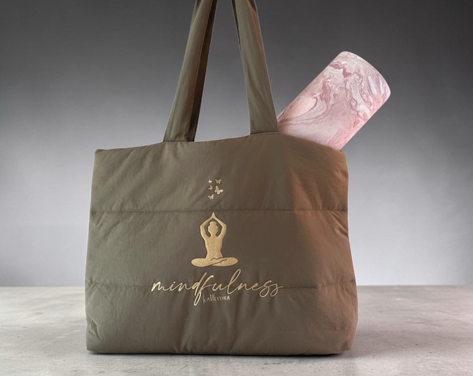 Personalized quilted yoga bag | Recycled yoga bag, yoga mat bag, sports bag for yoga, Pilates, and fitness, gift for yoga lovers