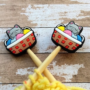 Bouchons d'aiguille à tricoter, chaton, chat dans un panier de laine, 1 paire, accessoire de tricot, cadeau de tricot