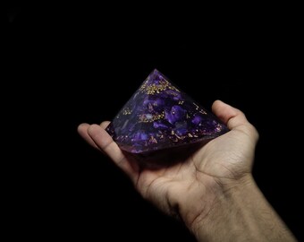 Bergkristall programmiert nach Agnihotra 314 Amethyst Orgonit Pyramide