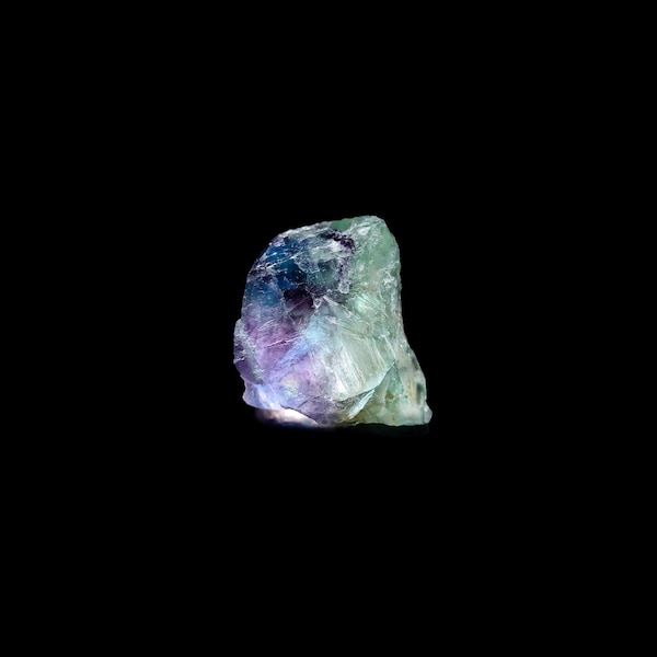 Rainbow Fluorite Rough Stone | Crystal | Random Color | Green, Purple, Blue, Yellow? | 100% Natural Origin | Size: 3 cm - 5 cm