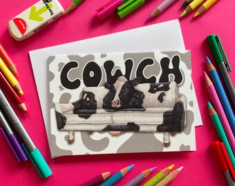 Cowch, Tarjeta de felicitación A6 ilustrada con un divertido juego de palabras sobre animales, Sofá vaca, Interior en blanco