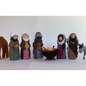 Felted Nativity set 9 Pieces. Needle felt nativity scene. Waldorf holy family. Christmas Original Desig