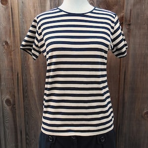 Vintage Fitted Women’s Size L Banana Republic Striped T Shirt, Y2K Tan and Black Stripe T Shirt, Short Sleeve Fitted Tee, Large Fitted Tee