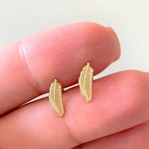 14K Gold Leaf Earrings, Dainty Leaf Earrings, Leaf Earrings, Leaf Stud Earrings, Women Earrings, Solid Gold Leaf Studs, Yellow Gold Earrings