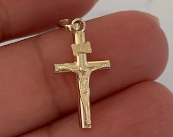 Cruz de oro macizo de 14 quilates con crucifijo / Cruz de oro amarillo / Colgante católico / Colgante cristiano de cruz de oro macizo de 14 quilates / Cruz de 18 mm