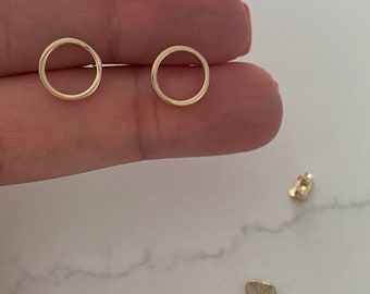 14K Gold Circle Earrings | Solid Gold Earrings | Minimalist Earrings | Circle Earrings | Circle Stud Earrings | Dainty Earrings