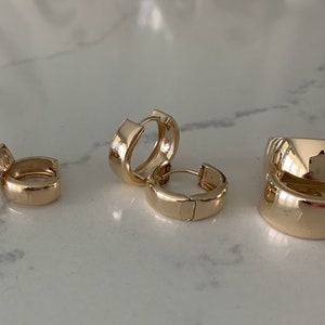 Mutige dicke Hoop Huggie Ohrringe, 14K Gold Huggie, Statement Alltag Creolen, Freund Huggies, Geschenk für sie, echter 14K Gold Schmuck