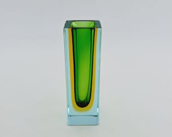 Vase en verre 4 faces vert et bleu Murano Sommerso réf Flavio Poli