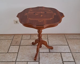 Mesa auxiliar italiana vintage de madera con incrustaciones