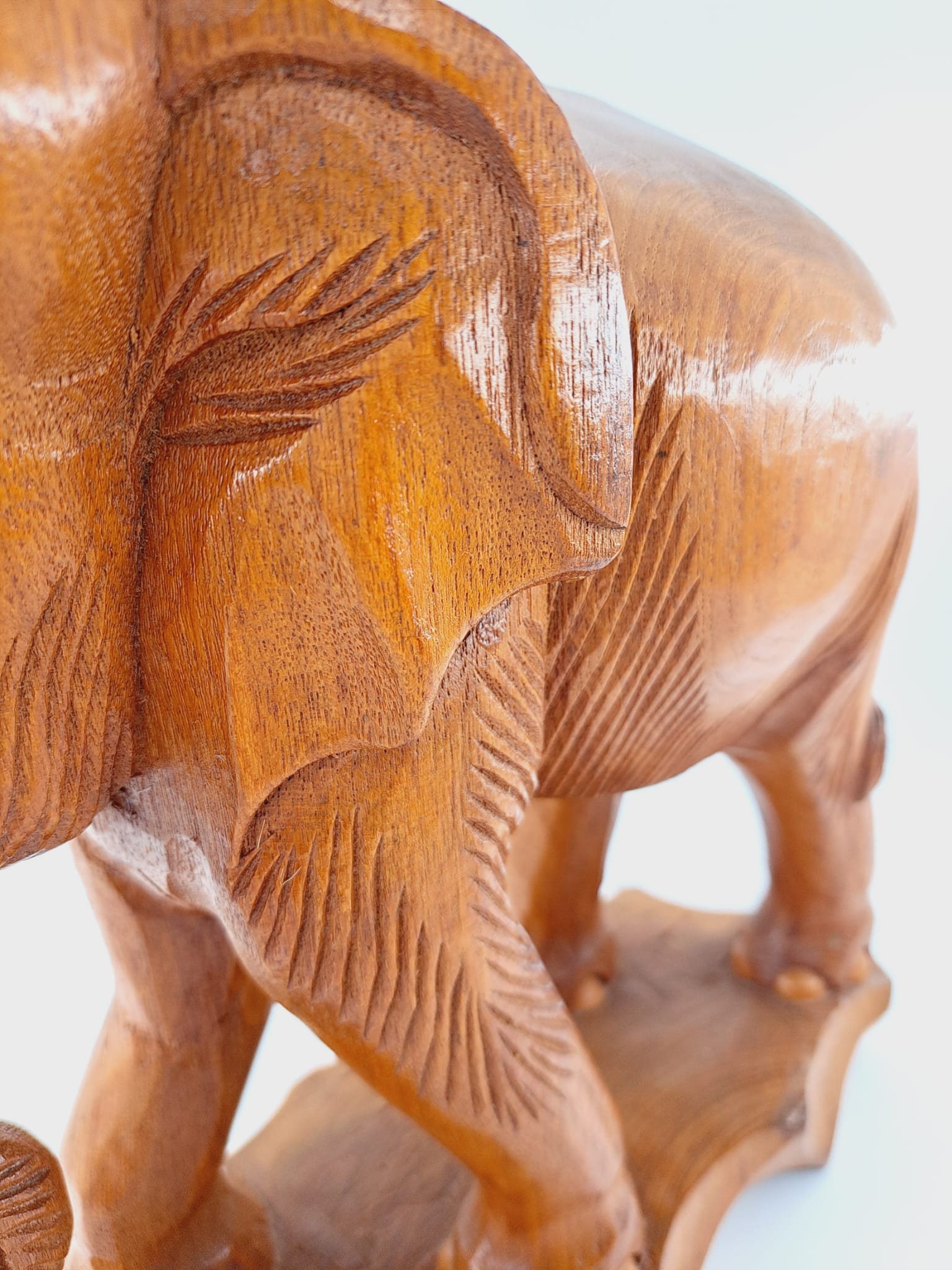木彫りの大きい象チーク材 ヴィンテージ手彫りのタイチーク材の木製象 - Etsy 日本