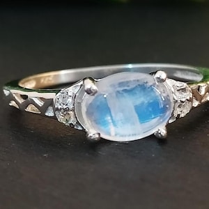 Handcrafted Moonstone Sterling Silver Ring-Rainbow Moonstone Jewelry, Boho Gemstone Ring, Dainty Moonstone Ring, June Birthstone Gift
