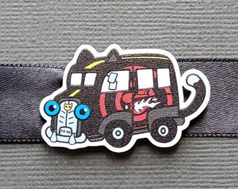 Mona Car Matte Metal Pin