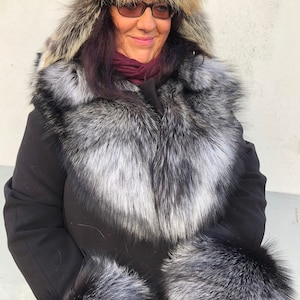 Collar and Cuffs Bundle Silver Fox Natural Collar Scarf Stoles Women’s Shawls Fox