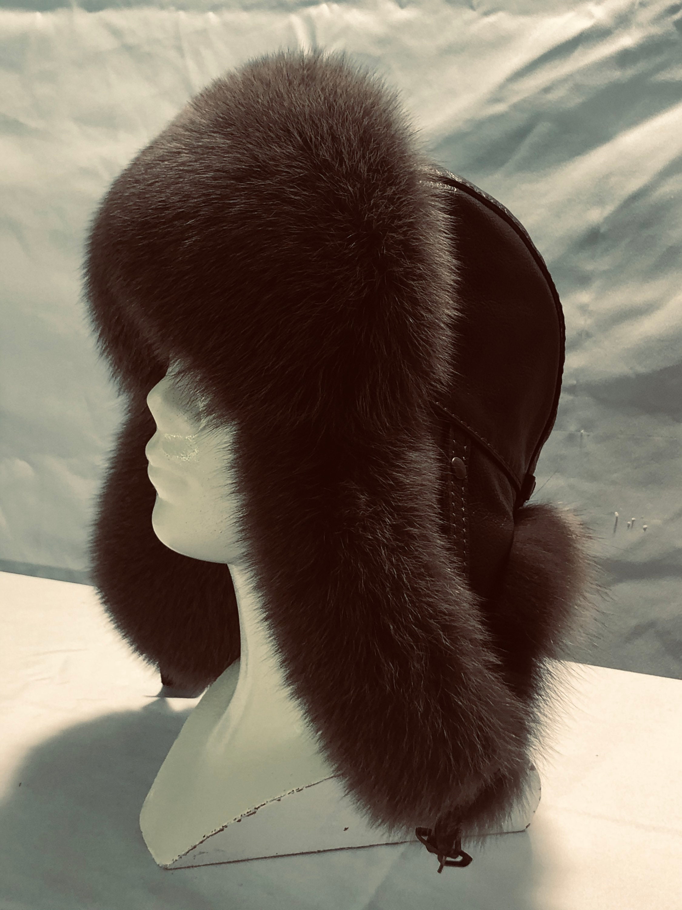 Bonnet Trappeur Fourrure Renard Bleu Lilas - Fabriqué à La Main En Lituanie, Taille Ajustable