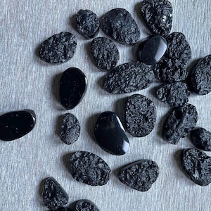 Lava Flat Top Drilled Teardrop Beads, 27 loose stones