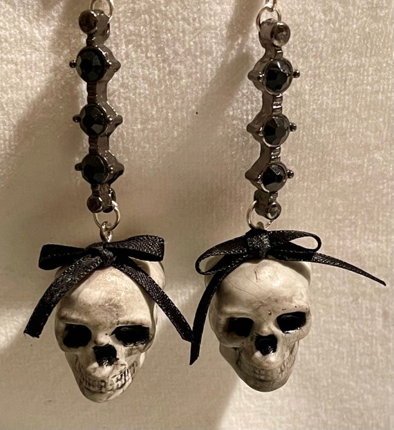 Skull earrings canada best sale