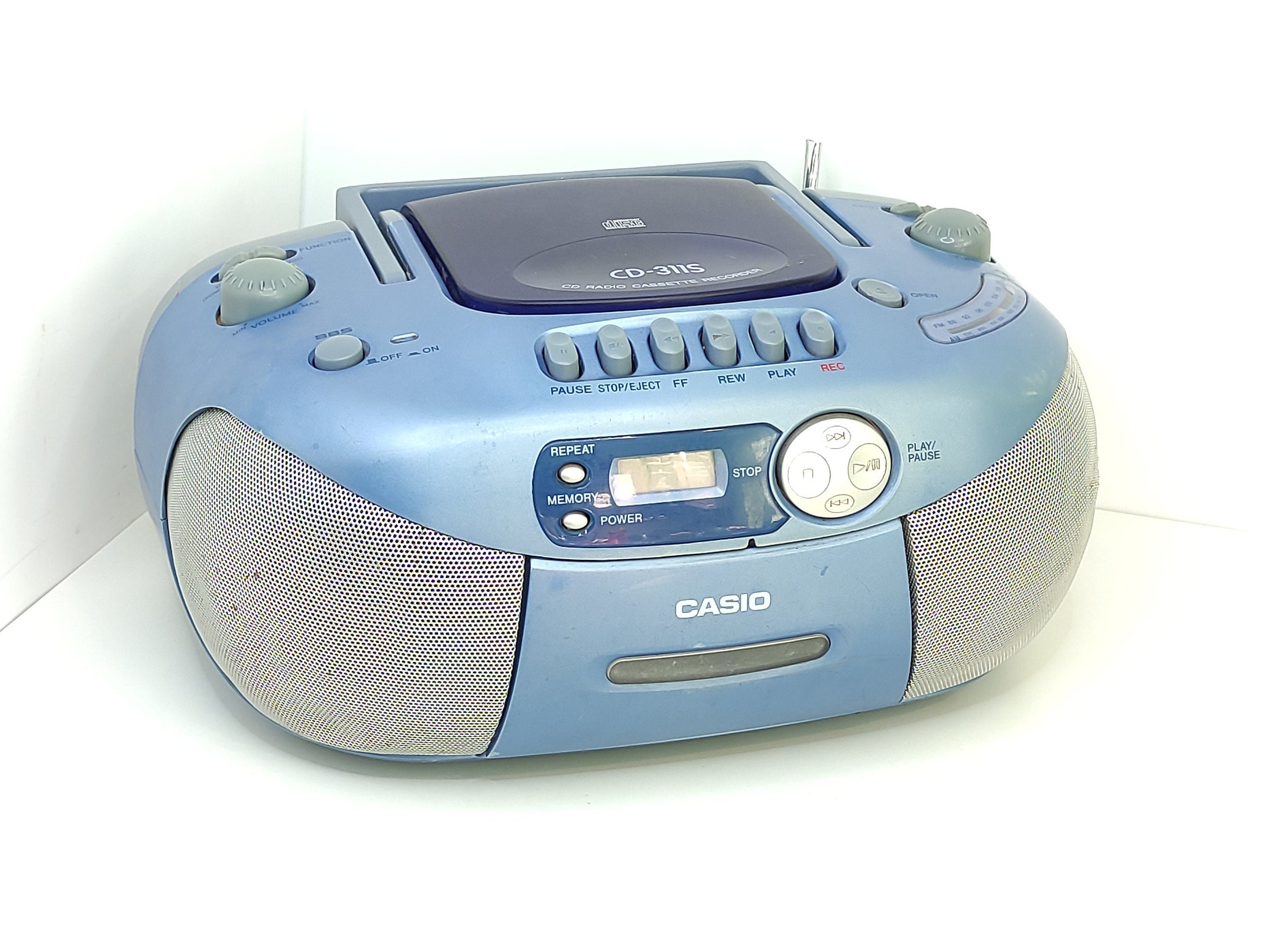Emerson Dual Subwoofer Bluetooth Boombox With CD Player & FM/AM Radio - EPB-3001