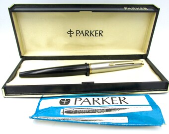 Vintage Parker 45 Steel Black GT Fountain Pen Gold with Fine 14k Gold nib, Made in England Near Mint