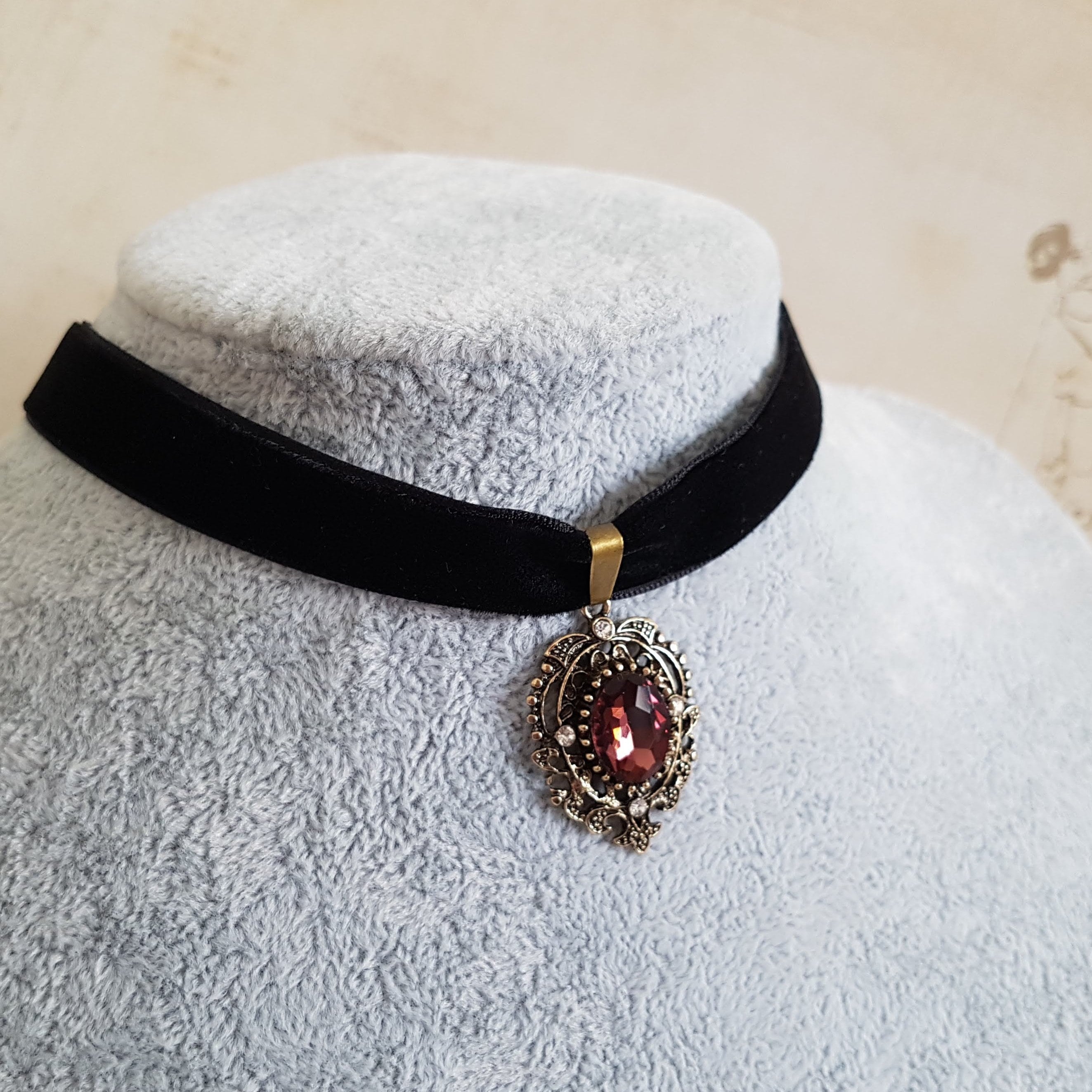 black Doubnine Suede Choker Short Layered Necklace Gothic Punk Choker Boho Handmade Women Holiday Jewelry Gift 